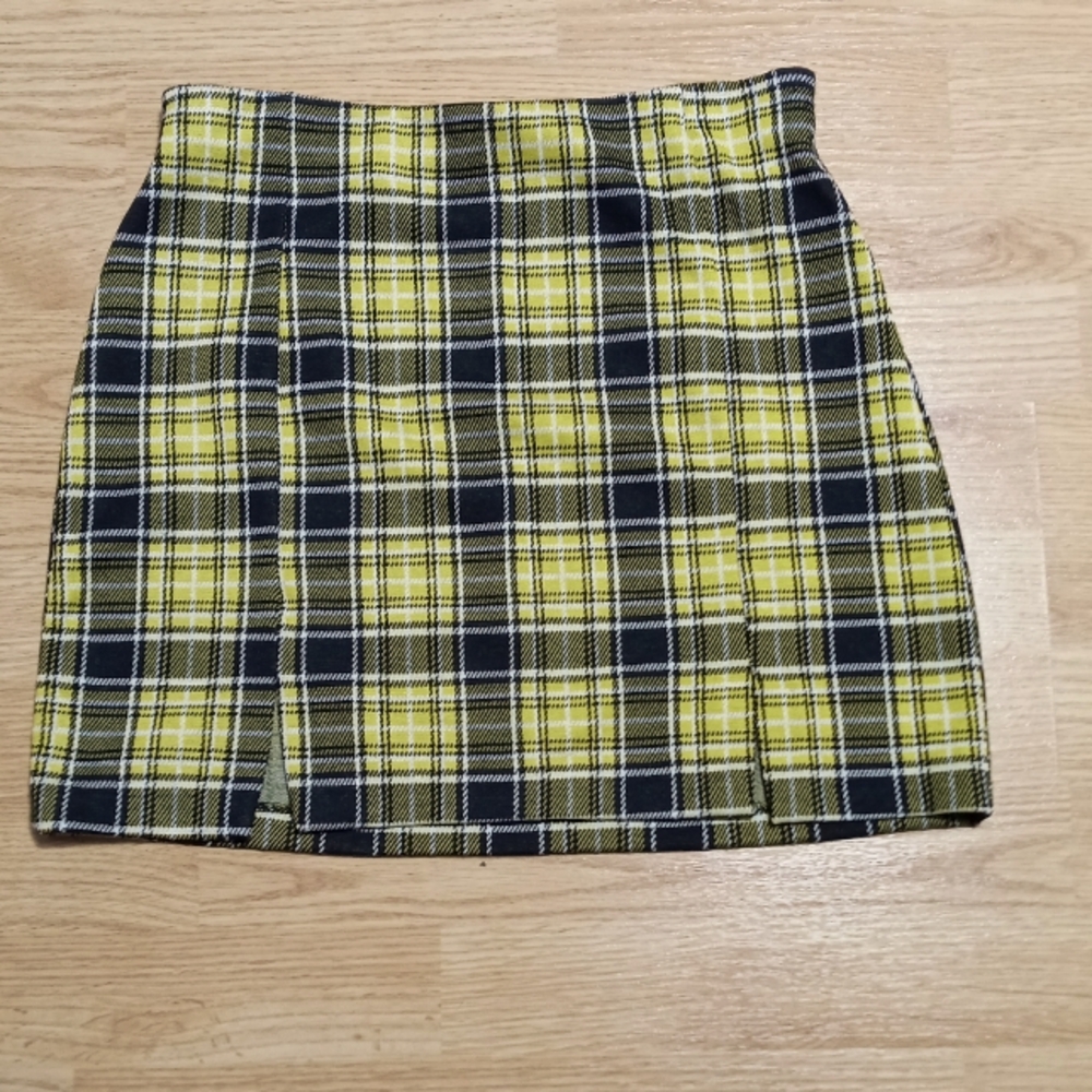 H&M Yellow and Black Plaid mini skirt